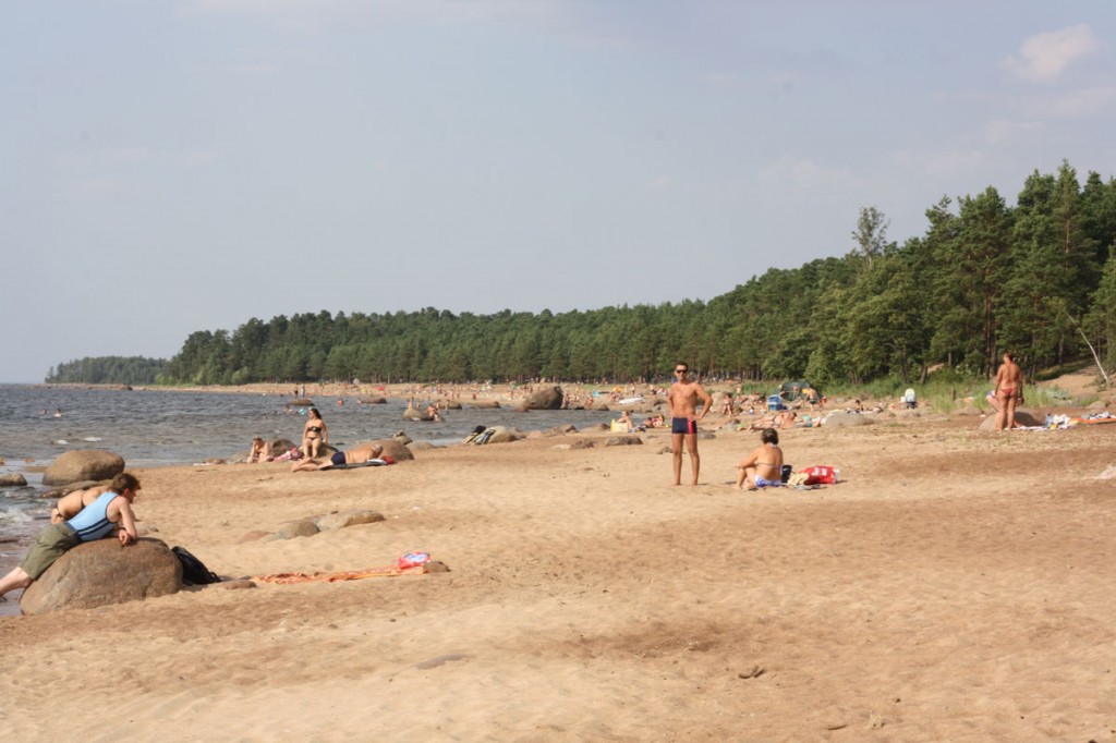 Strand in Russland (Sosnowy Bor, Finnischer Meerbusen)